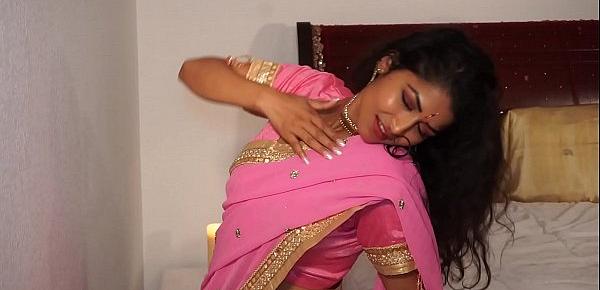  Seductive Dance by Mature Indian on Hindi song - Maya